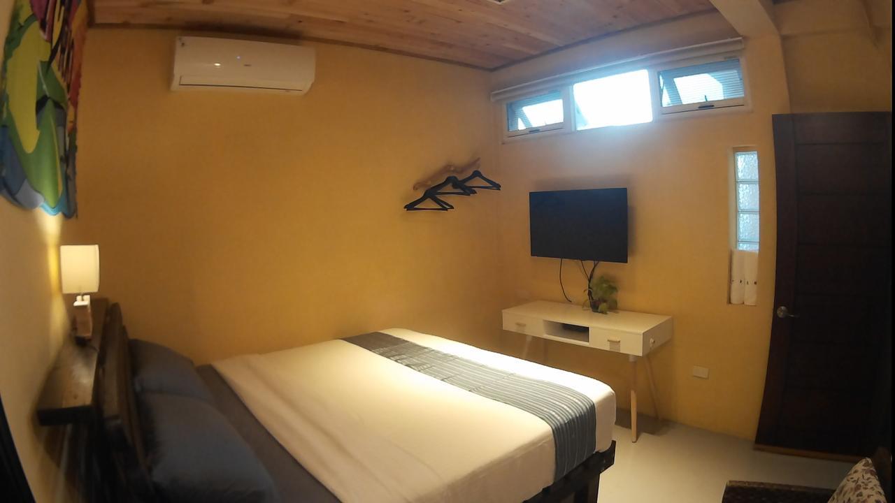 On Board Hostel Manzhou Exteriör bild