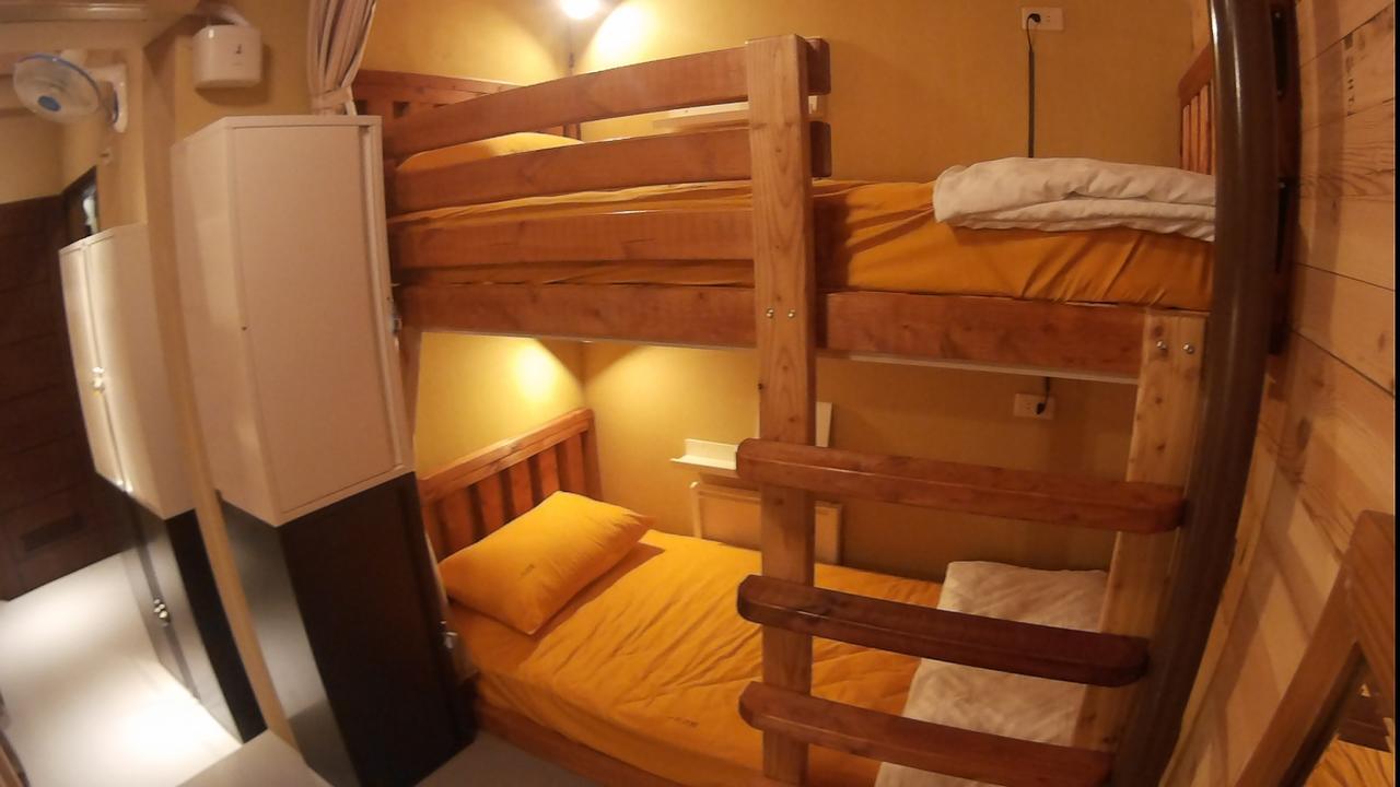 On Board Hostel Manzhou Exteriör bild