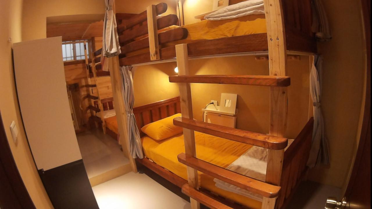 On Board Hostel Manzhou Exteriör bild