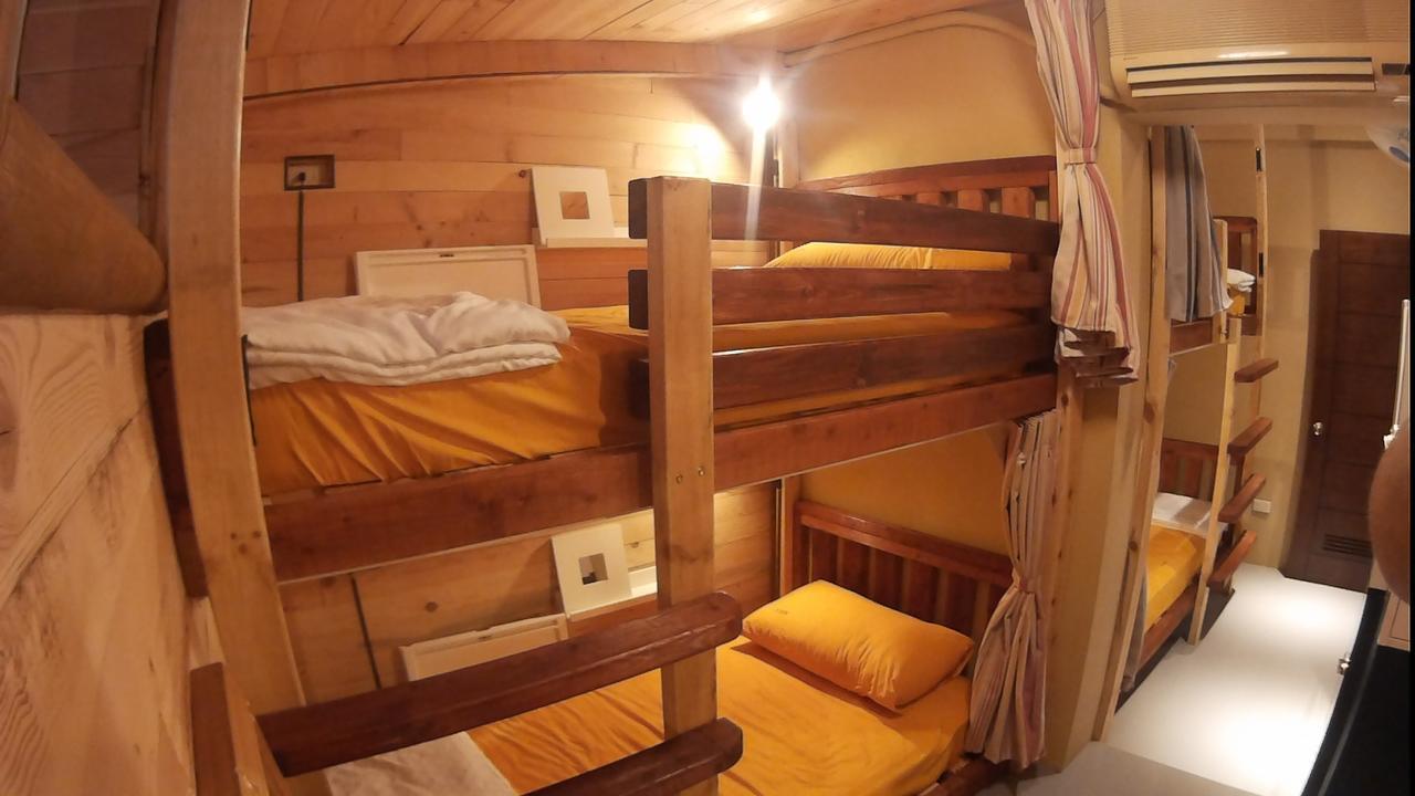 On Board Hostel Manzhou Exteriör bild